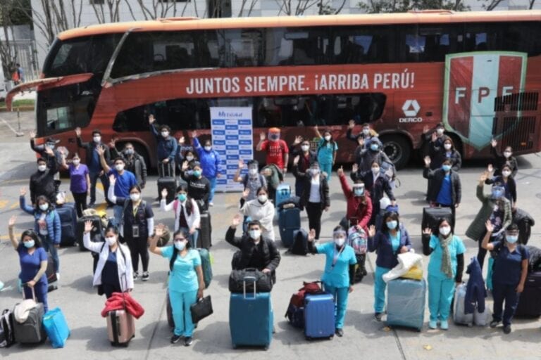Brigada médica de 46 profesionales de EsSalud llega a Arequipa