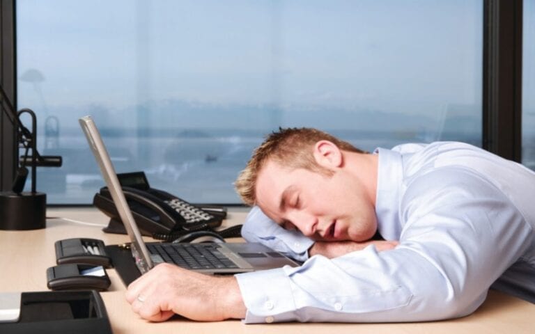 Dormir en el trabajo es causal de despido