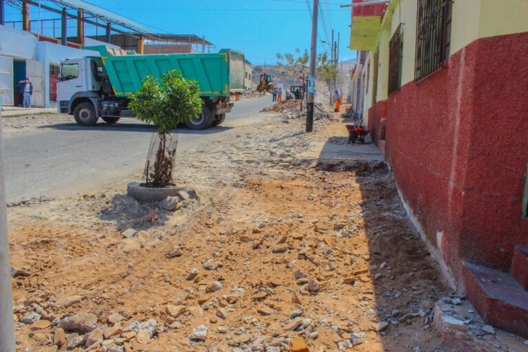 Mollnedo: Ejecutan obras viales en el barrio San Martín