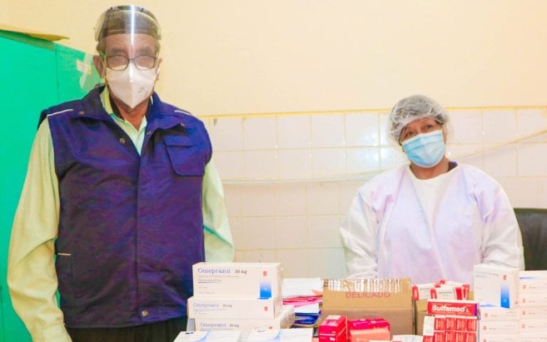 Municipio punteño entrega medicinas y pruebas rápidas a centro de salud