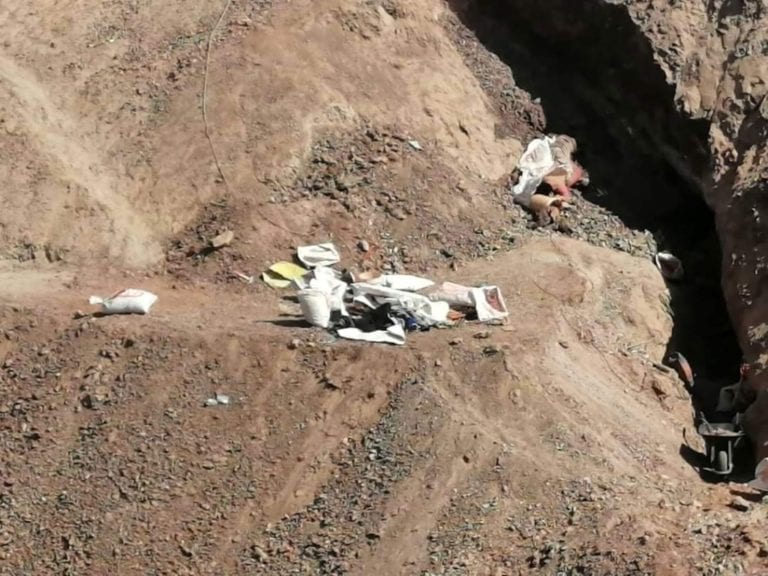 Dos mineros informales fallecen en derrumbe de mina en Cocachacra
