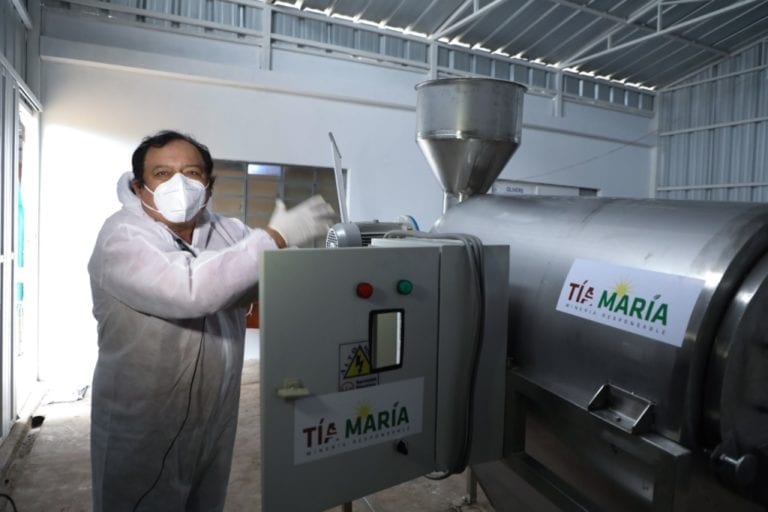 Deán Valdivia: Instalan planta para procesamiento de granada Wonderful