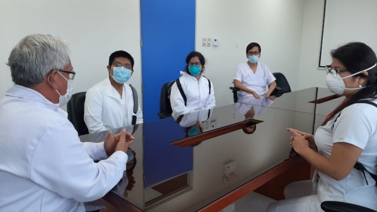 Estudiantes de medicina reanudan actividades en el HRM