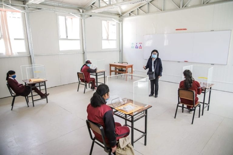 Poblado de la sierra arequipeña primero en reiniciar labores escolares de forma presencial