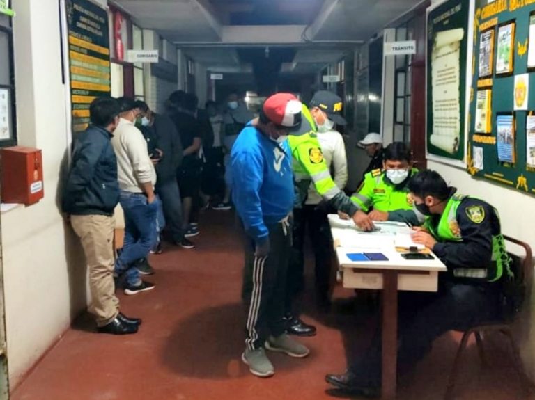 ¡Hasta cuándo el ‘DeKameron’! 35 intervenidos bebiendo en local nocturno de Mollendo