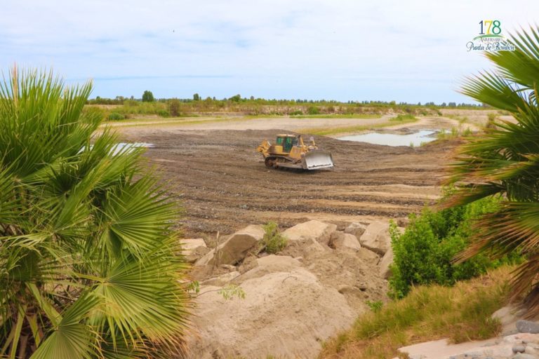 Punta de Bombón: Supervisan trabajos de limpieza en dique del río Tambo