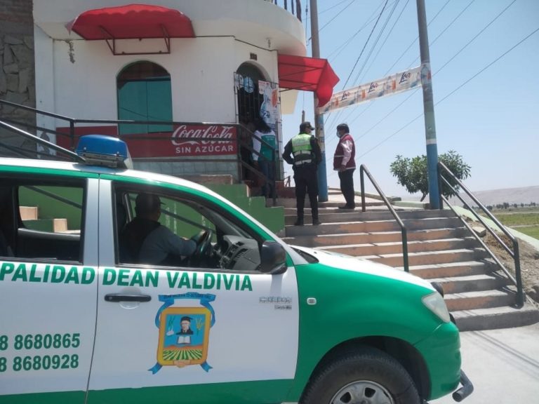 Intervienen tiendas y restaurantes en Deán Valdivia