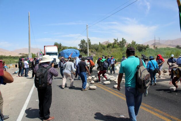 Bloqueo en puente Montalvo Tercer dia de protesta y segundo de bloqueo 16122020 Omatenos 10 La Prensa Regional