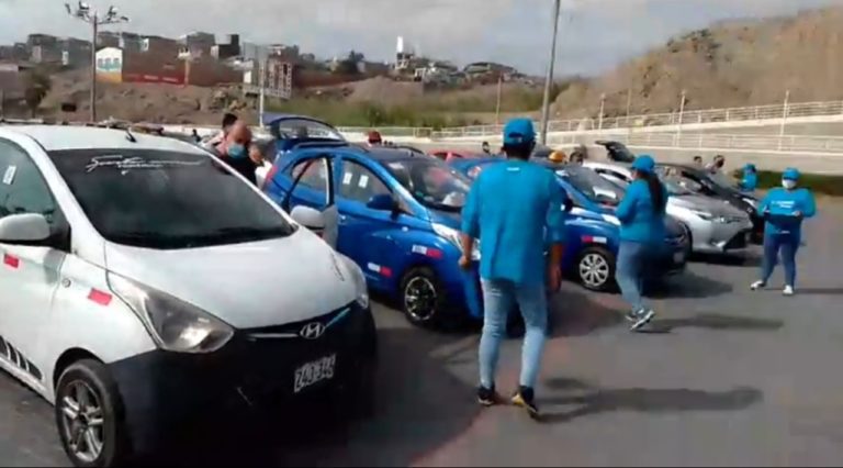 Municipalidad Provincial de Islay capacitó sobre protocolos sanitarios a conductores de taxi colectivo