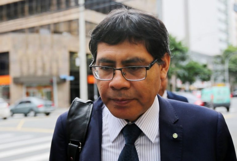 Abogado de Vizcarra critica actitud del fiscal Juárez en citación y dice que «acusará sin investigar»