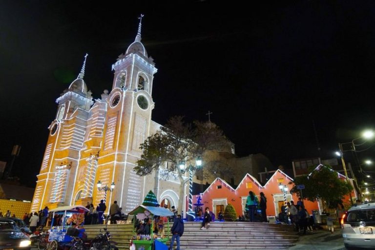 Iluminan la Co-Catedral San Domingo por Navidad