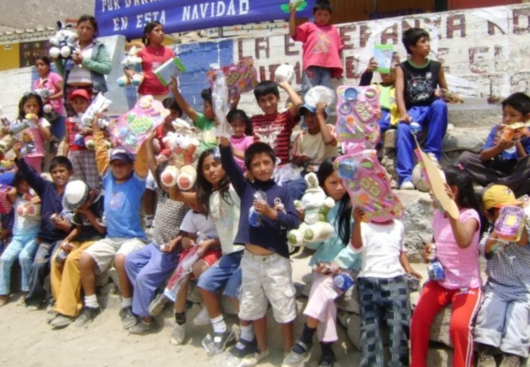 Hoy entregarán regalos a niños en nueve puntos de Deán Valdivia