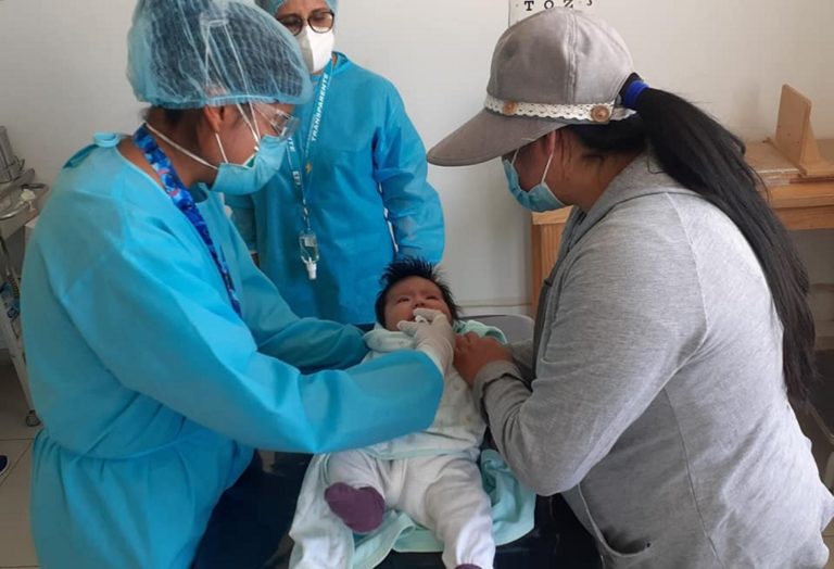Logran vacunar cerca de 15 mil personas en la región Arequipa