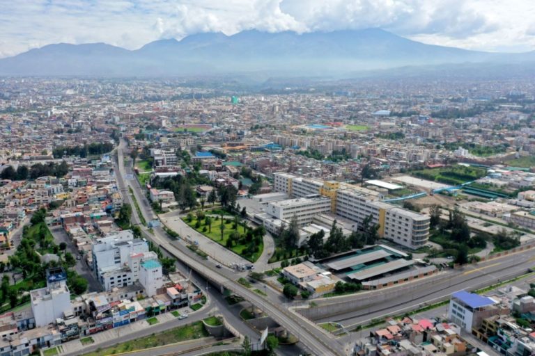 El covid, golpea a región Arequipa: cae la manufactura, exportaciones, e inversión pública