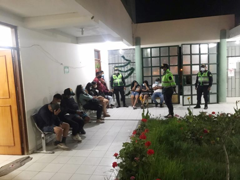Policía detiene a 14 personas en víspera del aniversario de Mollendo