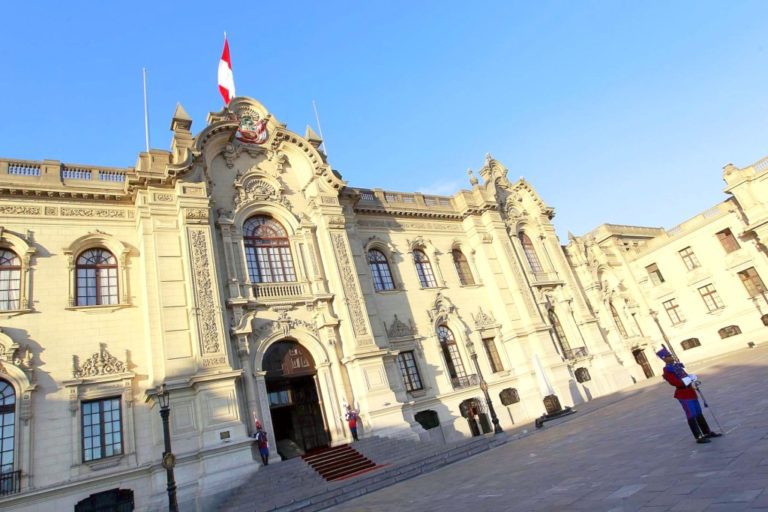Obstruyen por segunda vez diligencia en Palacio de Gobierno por caso PetroPerú