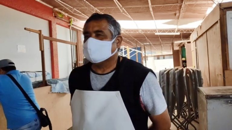 Inspectores sanitarios de la MPI dejan abandonado a mercados zonales