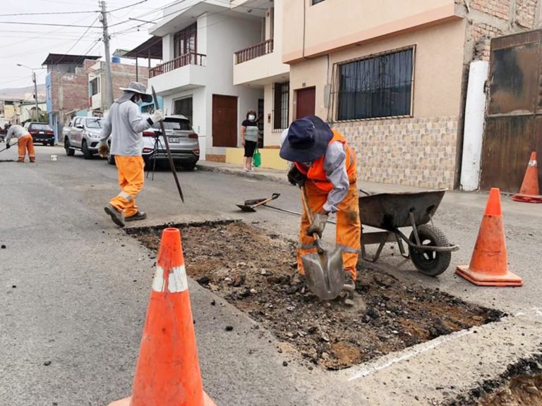 Parchan calles en el cercado de Mollendo