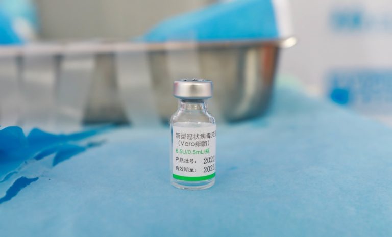 470 personas fueron vacunadas por fuera del ensayo clínico de Sinopharm