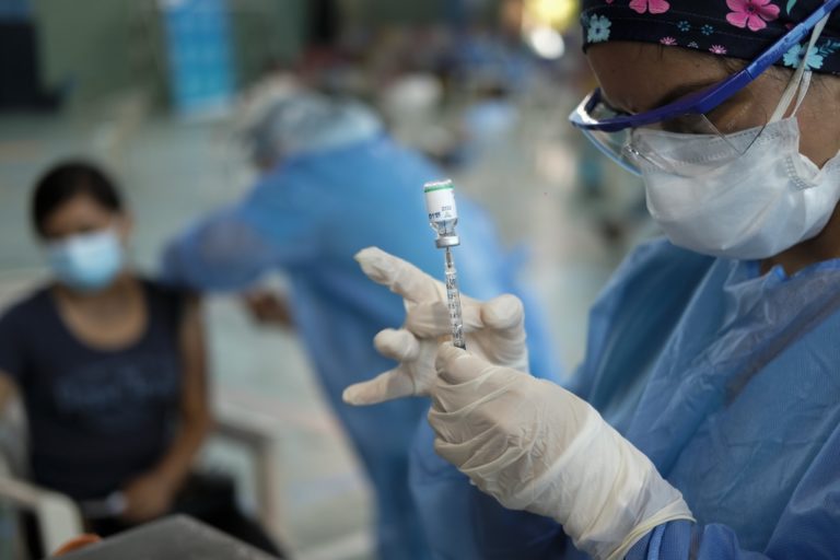 Perú tiene contratos por un total de 48,2 millones de vacunas contra la COVID-19