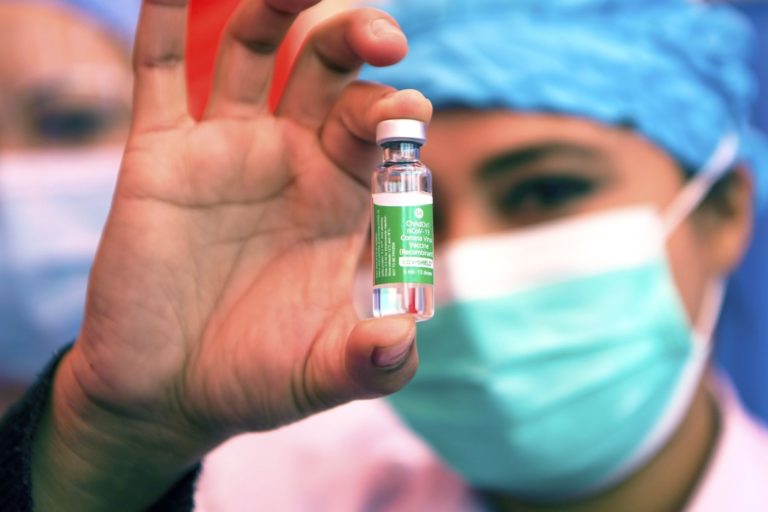 Lista de las 487 personas vacunadas irregularmente con las dosis adicionales de Sinopharm