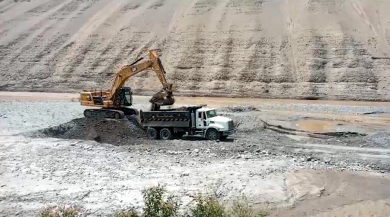 Cocachacra: Refuerzan diques ribereños en Callejón del Pueblo