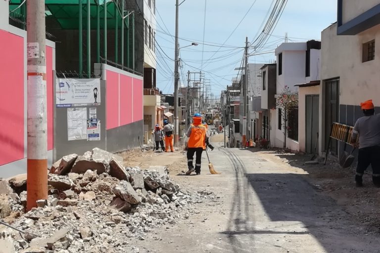 Continúa ejecución de obras de la calle Puno