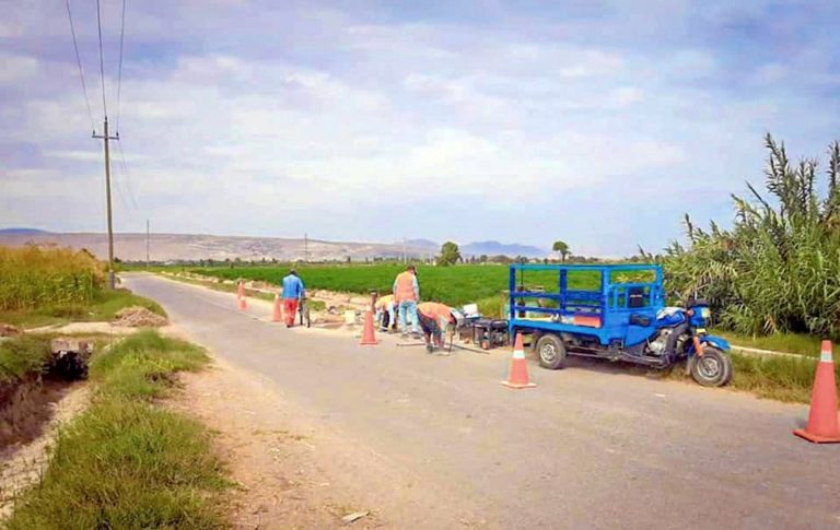 Reparan pontones en zonas agrícolas de Punta de Bombón