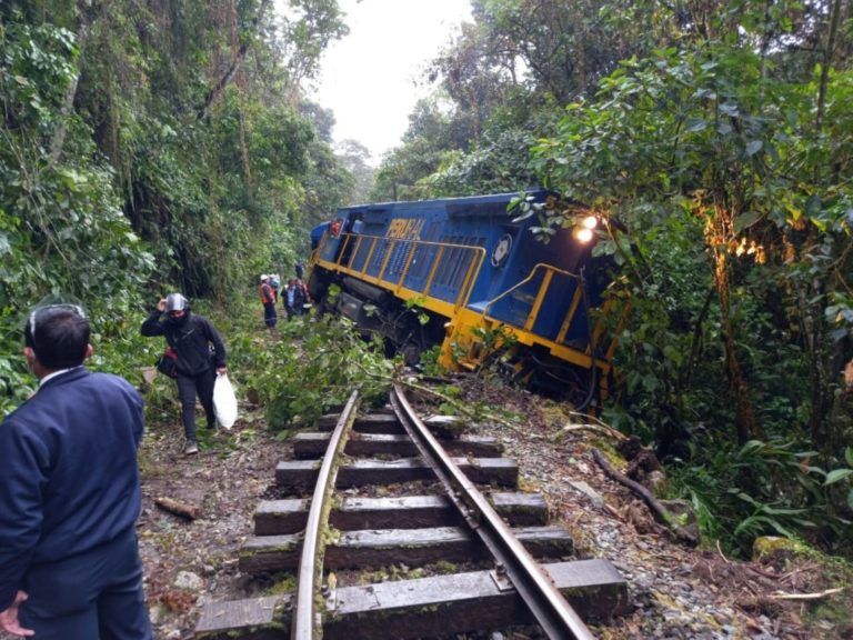 Tren se descarrila en la ruta Machu Picchu Hidroeléctrica sin causar daños personales