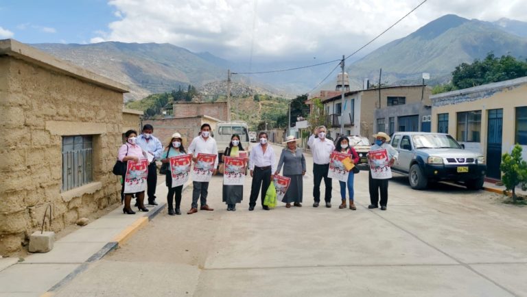 Daniel Fernández fue recibido con algarabía por los pobladores de la provincia General Sánchez Cerro