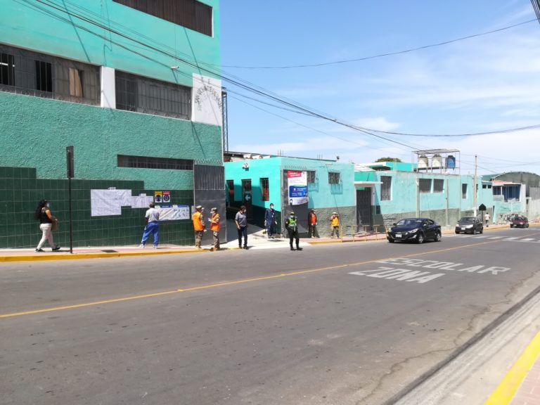 Personera denuncia irregularidades en local de votación del colegio San Vicente