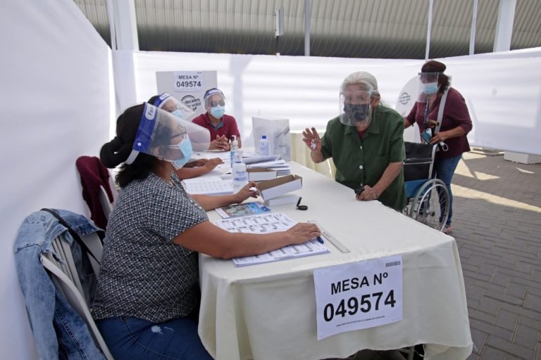 ¡Una democracia en vilo!