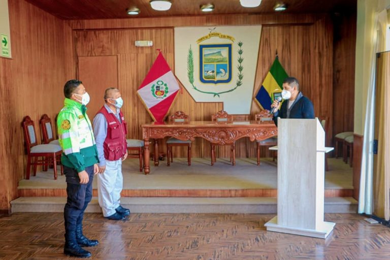 Juramentan nuevos miembros del Codisec de Punta de Bombón