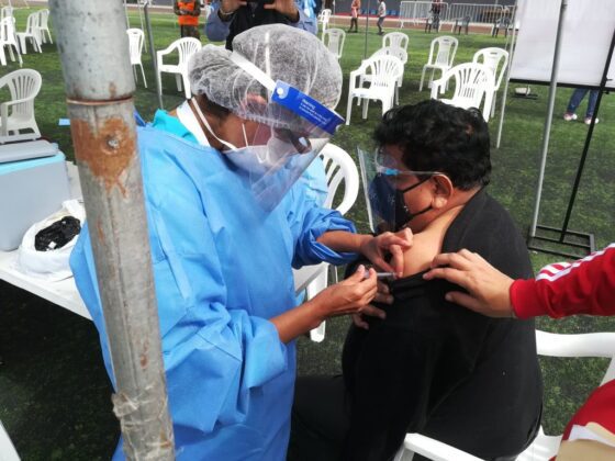 Primer día: 1380 adultos mayores recibieron vacuna contra el Covid-19 en Mollendo 3 Primer dia vacunacion Covid Mollendo estadio Red de Salud Islay 19052021 3 La Prensa Regional