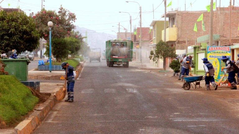 Cierran calles en Cocachacra