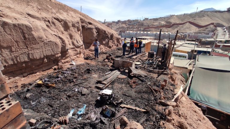 Moquegua: Fuego consume vivienda y deja en la calle a familia de bajos recursos