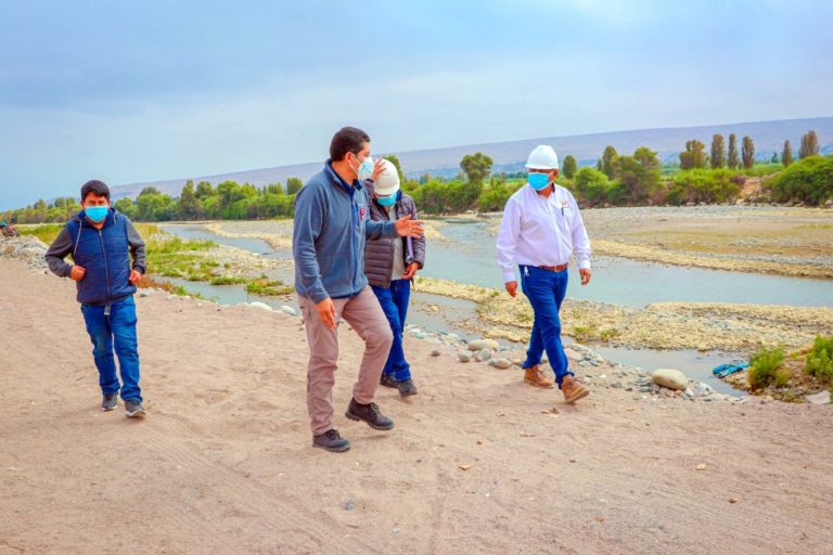 Punta de Bombón: constatan proyecto del desarenador en Santa Ana Quitiri