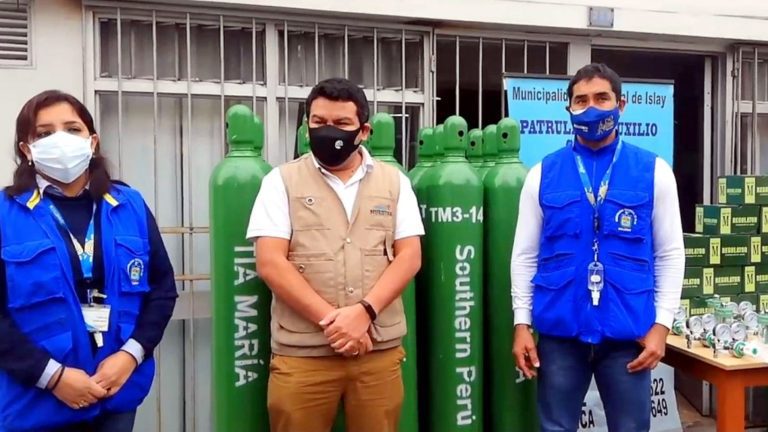 Mollendo: Southern Peru entrega 30 balones más de oxígeno a la Patrulla Covid