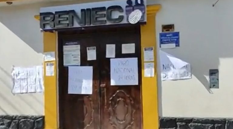Trabajadores del RENIEC de Moquegua se unieron a paro de 24 horas