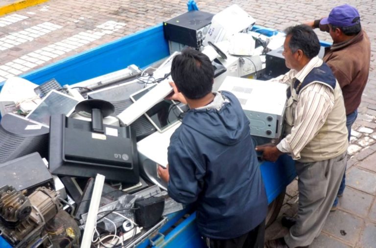 Moquegua: Continúa campaña de recolección de Residuos de Aparatos Eléctricos y Electrónicos 