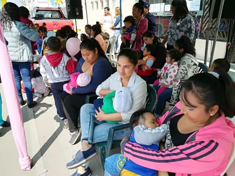 Deán Valdivia: Concurso por semana mundial de la lactancia materna