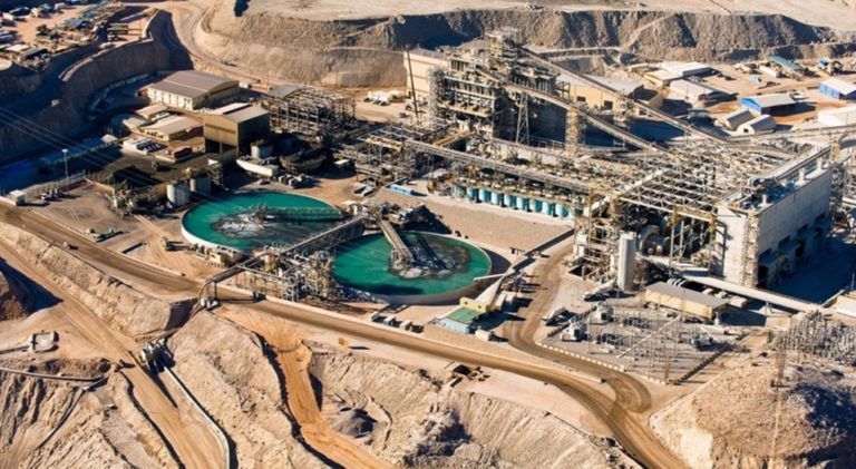 Minera Cerro Verde pagó 1040 millones de soles de deuda