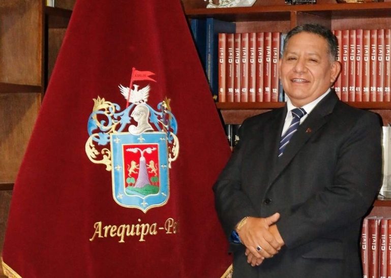 Arequipeño Ricardo Medina presidirá la Comisión de Educación