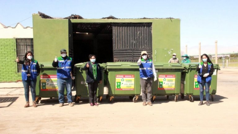 Cocachacra: Entregan 5 contenedores de basura a anexo San Camilo