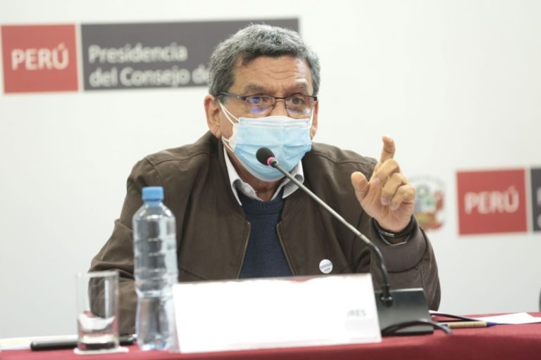 Ministro de Salud lamenta fallecimiento de Abimael Guzmán