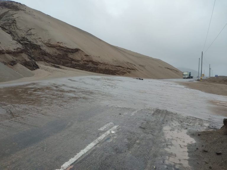 Ilo: Lluvias provocaron deslizamientos en carretera costanera sur y norte  