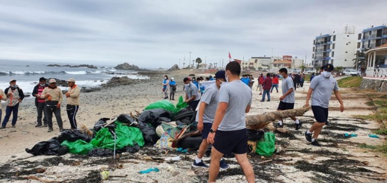 Con éxito realizan jornada de limpieza de playas en Ilo