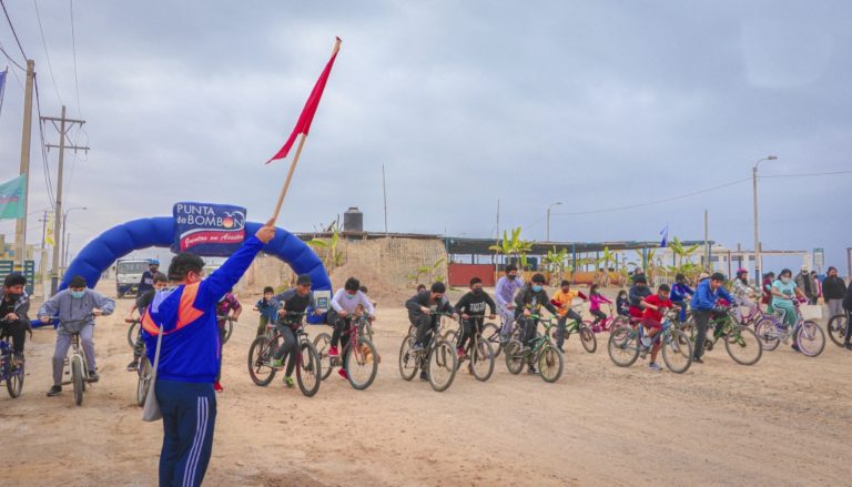 Cincuenta niños y jóvenes participaron de bicicleteada en Punta de Bombón