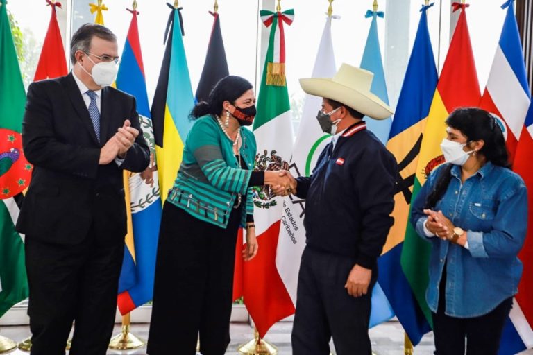 Presidente Castillo arribó a México y participará mañana en cumbre Celac
