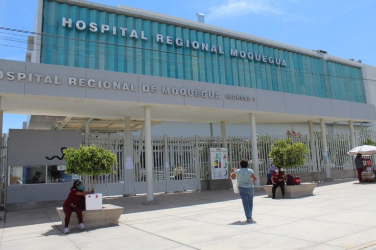 Personal de vigilancia del Hospital Regional de Moquegua denuncian que no les pagan